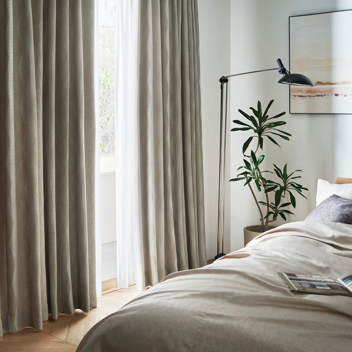 遮光カーテン1級と2級の違いは？ライフスタイルで選ぶ窓辺のカタチ