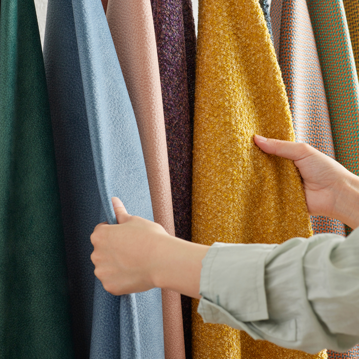 ソファの色選びで失敗しない方法は？部屋に合う色の見つけ方を解説