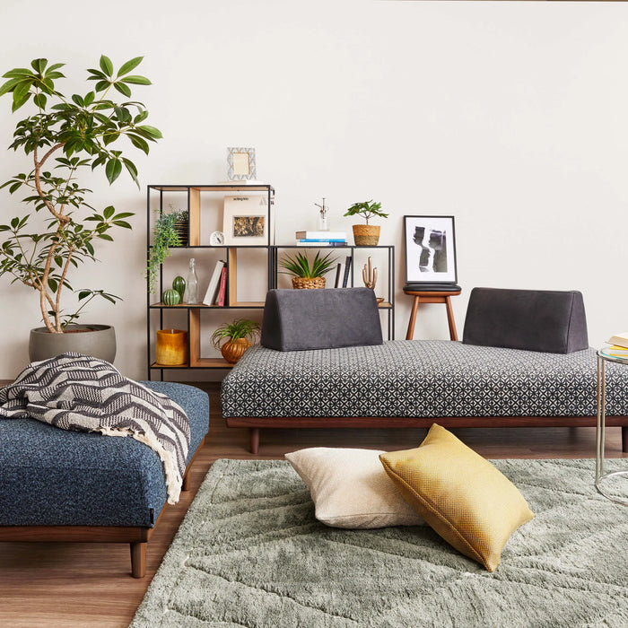 アイランドソファのある暮らし。背もたれがずれるのを解消するコツ